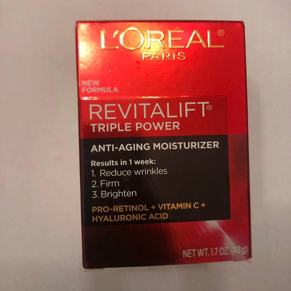 L’Oreal Paris Revitalift Anti-Aging Moisturizer